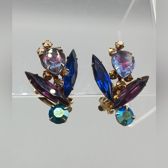 Celebrity Jewelry - CELEBRITY VINTAGE 💙 CLIP ON EARRINGS